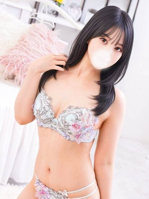 倉持ななせ